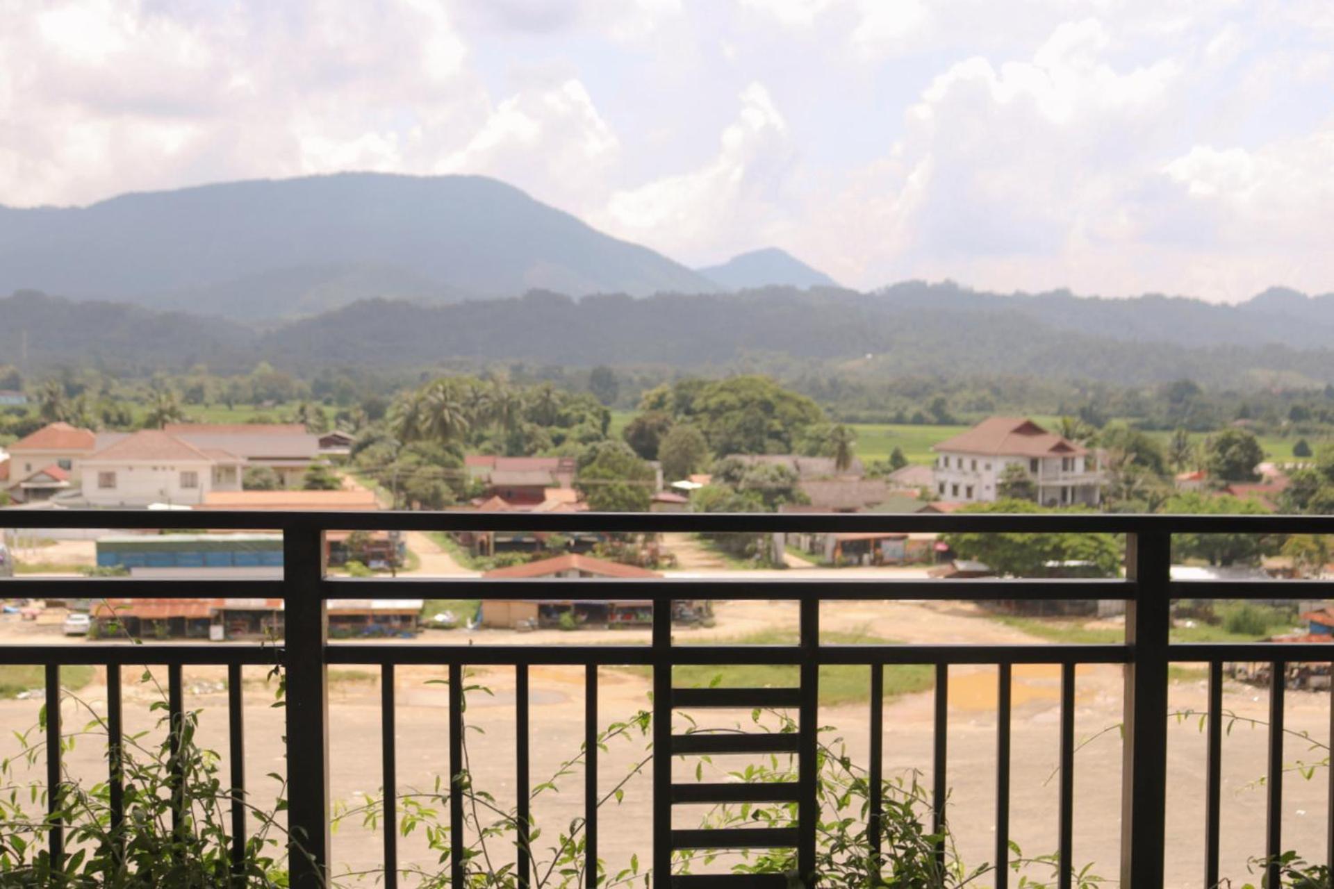 Vang Vieng Consiana Hotel Kültér fotó